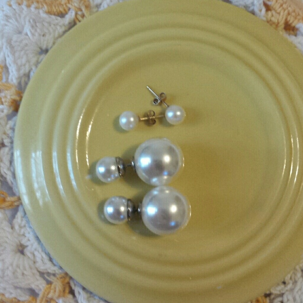 Pearl Earrings  (2 Pairs)